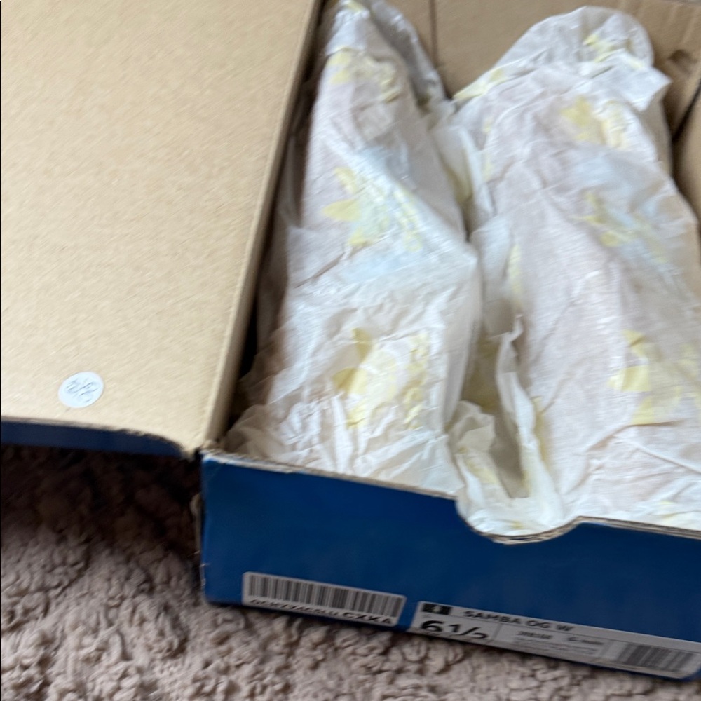 Adidas Women’s Samba OG Cream and Light Blue Sneakers - Picture 13 of 13
